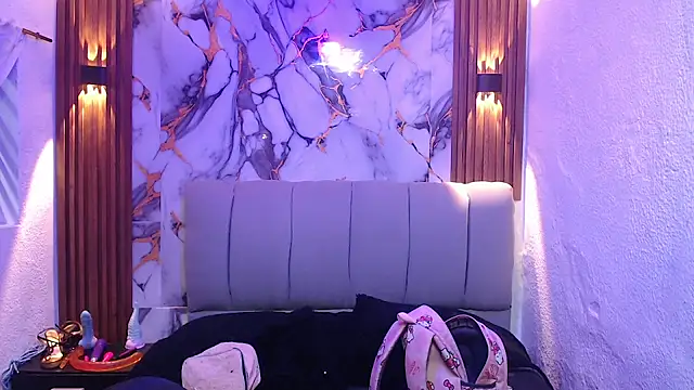 Snapshot of lehia_285 chatting on 12.18.25 lehia 285 online show from 12.18.25