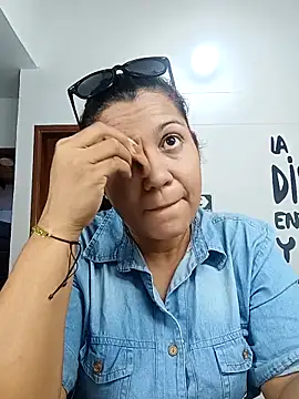 Samaraa Lee online show from 11.28.25