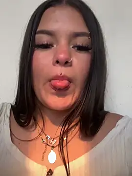 Camila Duarte  online show from 11.12.25