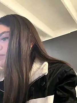 Camila Duarte  online show from 11.17.25