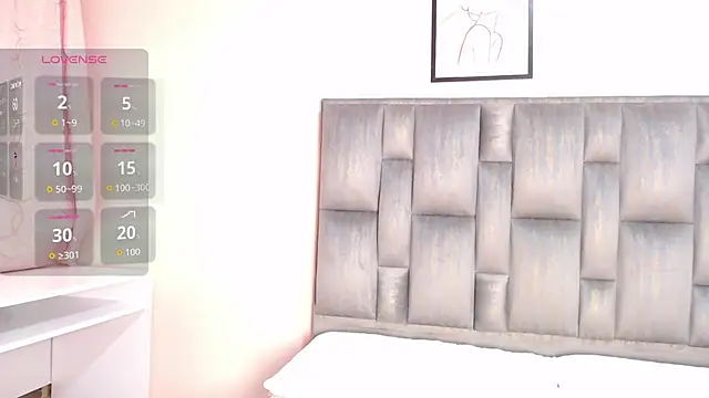 Snapshot of Ailyn77 chatting on 10.30.25 Ailyn77 online show from 10.30.25