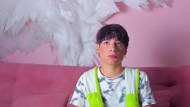 Leo Glow online show from 02.06.26