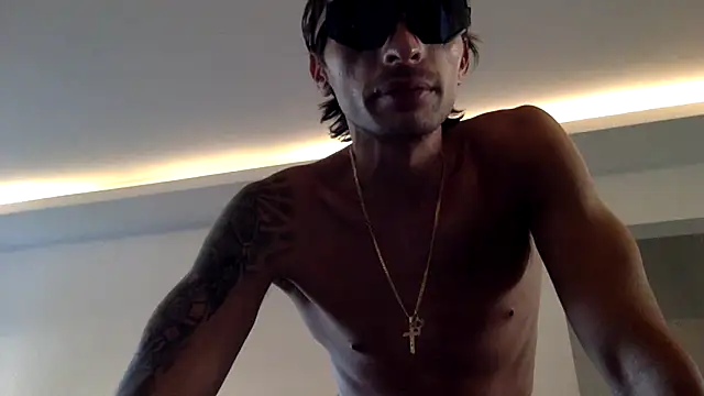 Snapshot of Zaskeee chatting on 11.02.25 Zaskeee online show from 11.02.25