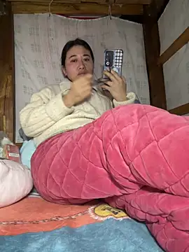 Snapshot of daaqnn chatting on 02.19.26 daaqnn online show from 02.19.26