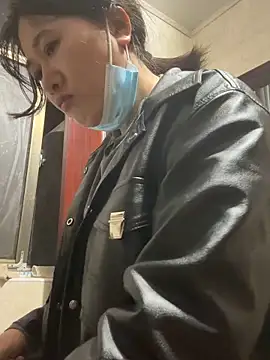 Snapshot of daaqnn chatting on 04.16.26 daaqnn online show from 04.16.26