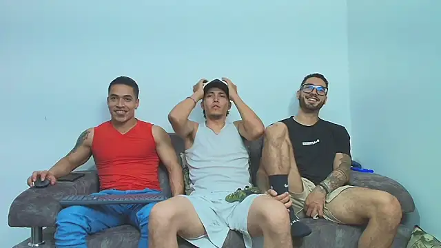 Snapshot of thebadboys05 chatting on 11.14.25 thebadboys05 online show from 11.14.25