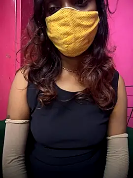 Snapshot of Queen-dhivya chatting on 11.15.25 Queen-dhivya online show from 11.15.25