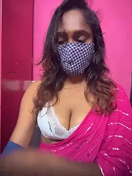 Snapshot of Queen-dhivya chatting on 11.25.25 Queen-dhivya online show from 11.25.25