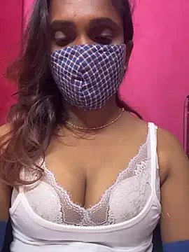 Snapshot of Queen-dhivya chatting on 11.27.25 Queen-dhivya online show from 11.27.25