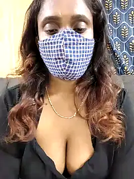 Snapshot of Queen-dhivya chatting on 12.02.25 Queen-dhivya online show from 12.02.25