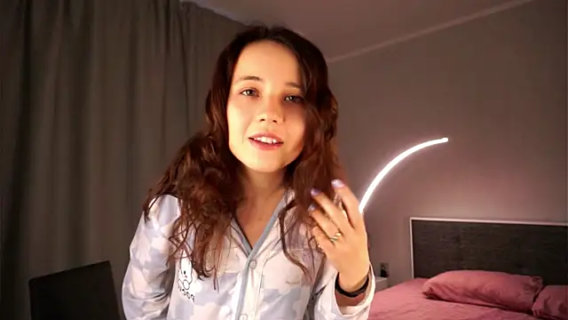 Snapshot of MonikaStablein chatting on 11.01.25 MonikaStablein online show from 11.01.25