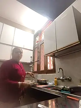 Snapshot of Hot-Sana2 chatting on 11.10.25 Hot-Sana2 online show from 11.10.25