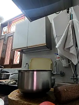 Snapshot of Hot-Sana2 chatting on 11.20.25 Hot-Sana2 online show from 11.20.25