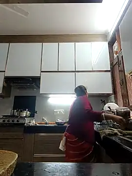 Snapshot of Hot-Sana2 chatting on 11.22.25 Hot-Sana2 online show from 11.22.25