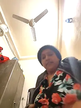 Snapshot of Hot-Sana2 chatting on 12.05.25 Hot-Sana2 online show from 12.05.25