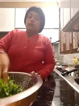 Snapshot of Hot-Sana2 chatting on 12.20.25 Hot-Sana2 online show from 12.20.25