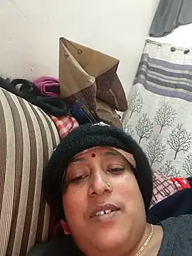 Snapshot of Hot-Sana2 chatting on 12.21.25 Hot-Sana2 online show from 12.21.25