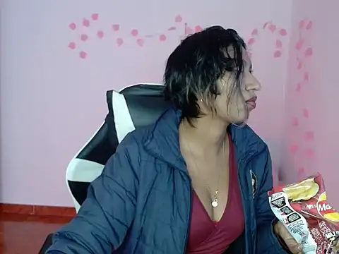 Snapshot of Samanta_777 chatting on 12.15.25 Samanta 777 online show from 12.15.25