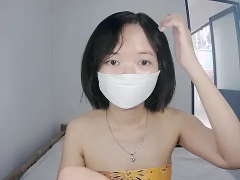 Snapshot of 10tb chatting on 11.19.25 10tb online show from 11.19.25