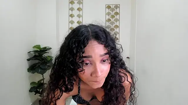 Snapshot of daynis_ortiz chatting on 11.13.25 daynis ortiz online show from 11.13.25