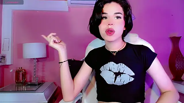 Snapshot of ClaudiaSophia chatting on 11.09.25 ClaudiaSophia online show from 11.09.25