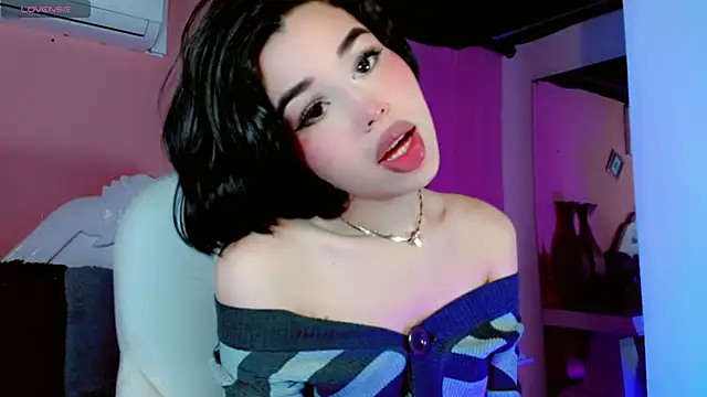 Snapshot of ClaudiaSophia chatting on 11.10.25 ClaudiaSophia online show from 11.10.25