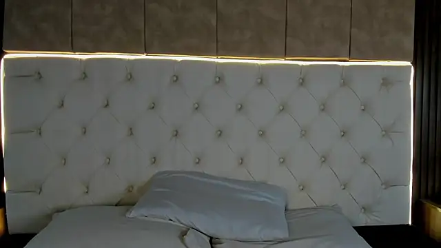 Snapshot of Camiila_rosse chatting on 12.03.25 Camiila rosse online show from 12.03.25