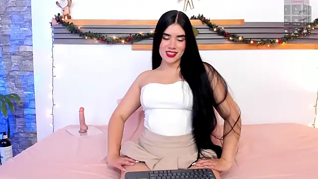 Snapshot of Oriana_03 chatting on 12.05.25 Oriana 03 online show from 12.05.25