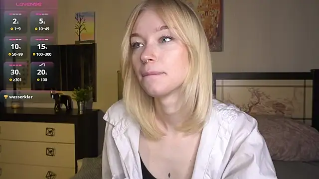 Snapshot of ShanelTunon chatting on 11.13.25 ShanelTunon online show from 11.13.25