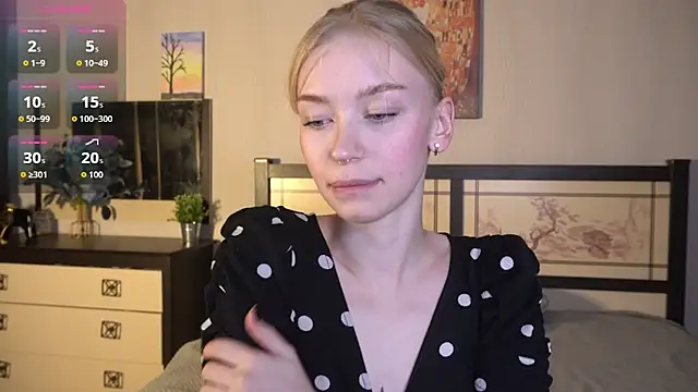 Snapshot of ShanelTunon chatting on 11.19.25 ShanelTunon online show from 11.19.25