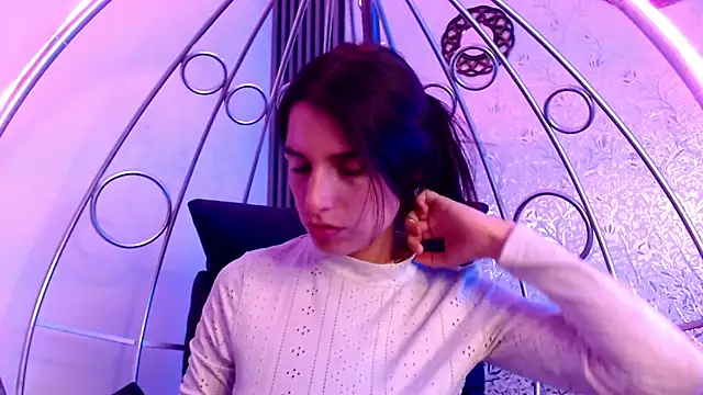 Snapshot of Mia_Velasquezz chatting on 11.18.25 Mia Velasquezz online show from 11.18.25