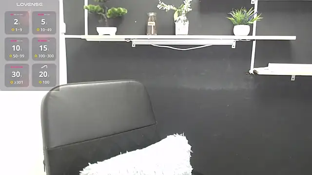 Snapshot of Lauryn_Jones chatting on 06.06.26 Lauryn Jones online show from 06.06.26