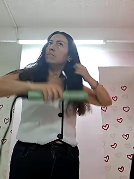 Snapshot of Lauryn_Jones chatting on 06.19.26 Lauryn Jones online show from 06.19.26