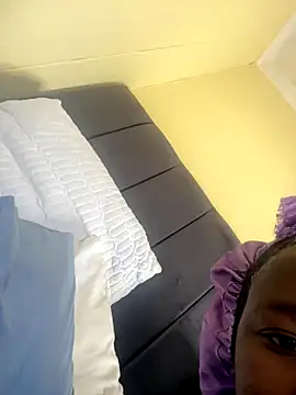 MiyaXo2 online show from 11.28.25