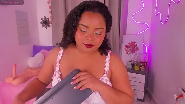 Snapshot of alanaa_gomezz chatting on 01.14.26 alanaa gomezz online show from 01.14.26