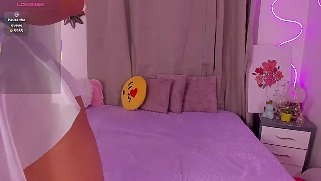 Snapshot of alanaa_gomezz chatting on 02.18.26 alanaa gomezz online show from 02.18.26