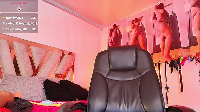 Snapshot of Ebonynaughty chatting on 12.02.25 Ebonynaughty online show from 12.02.25