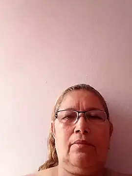 Snapshot of Cessi50 chatting on 11.14.25 Cessi50 online show from 11.14.25