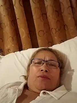 Snapshot of Cessi50 chatting on 11.15.25 Cessi50 online show from 11.15.25