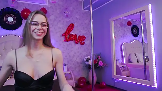 GracieCute online show from 02.18.25