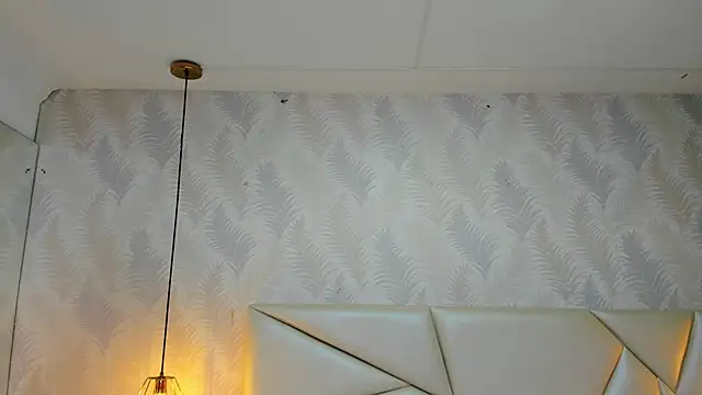 Snapshot of laurettedela_rouse chatting on 11.25.25 laurettedela rouse online show from 11.25.25