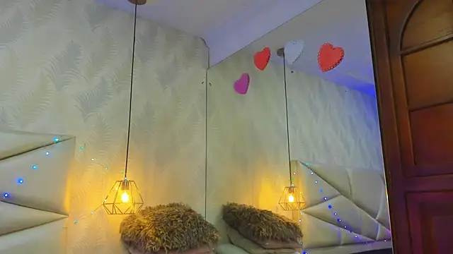 Snapshot of laurettedela_rouse chatting on 12.20.25 laurettedela rouse online show from 12.20.25