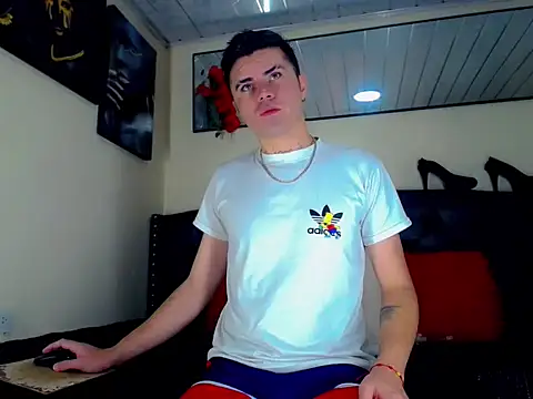 Snapshot of Sebastian_Loaiza chatting on 11.05.25 Sebastian Loaiza online show from 11.05.25