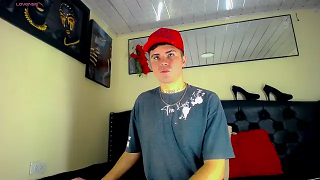 Snapshot of Sebastian_Loaiza chatting on 11.07.25 Sebastian Loaiza online show from 11.07.25