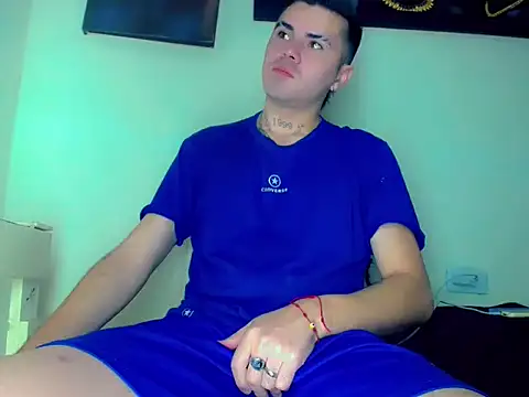 Snapshot of Sebastian_Loaiza chatting on 11.15.25 Sebastian Loaiza online show from 11.15.25