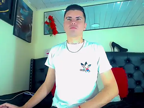 Snapshot of Sebastian_Loaiza chatting on 11.20.25 Sebastian Loaiza online show from 11.20.25