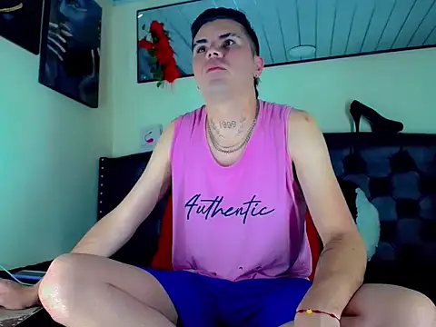 Snapshot of Sebastian_Loaiza chatting on 11.21.25 Sebastian Loaiza online show from 11.21.25