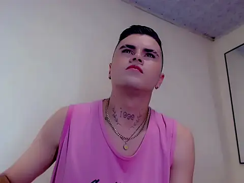 Snapshot of Sebastian_Loaiza chatting on 12.02.25 Sebastian Loaiza online show from 12.02.25