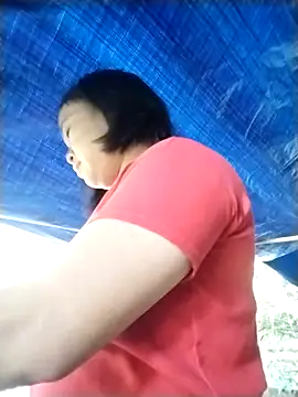 Snapshot of memesay chatting on 11.26.25 memesay online show from 11.26.25