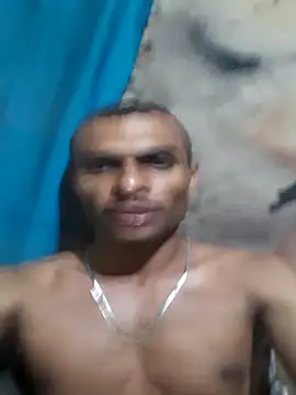 Snapshot of m-a-g-n-a-t-a chatting on 05.19.26 m-a-g-n-a-t-a online show from 05.19.26